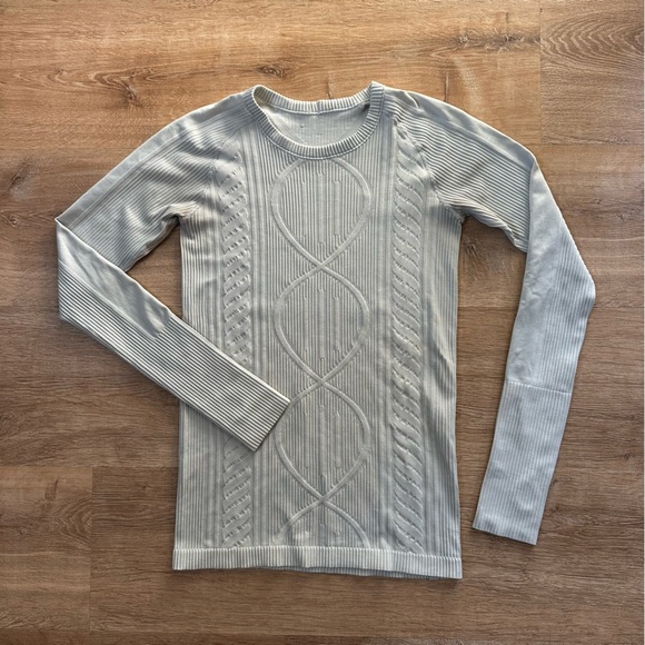 Lululemon Rest Less Pullover Size 6 
Heathered Silver Spoon - Picture 4 of 7